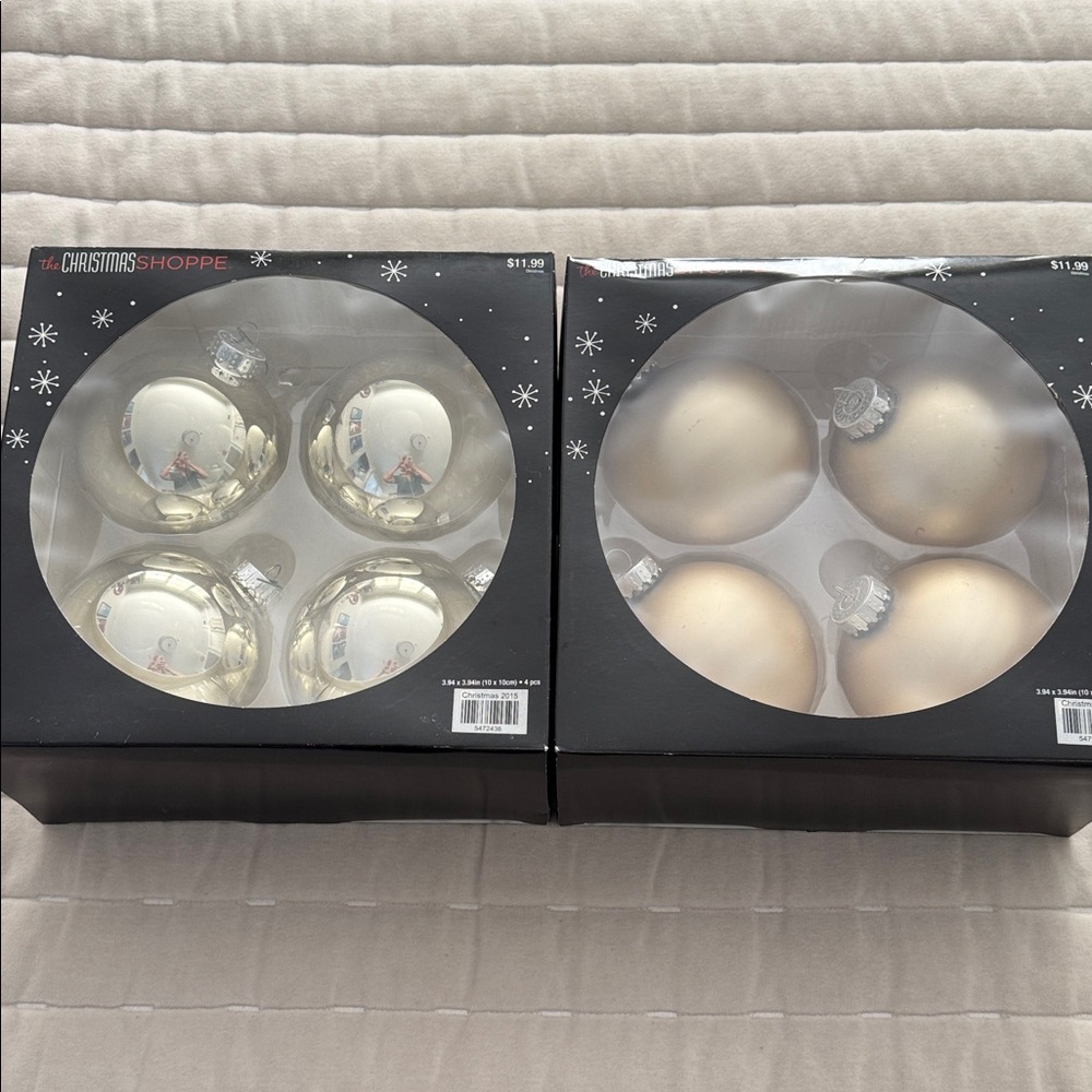 Christmas Shoppe Ornament Set Set of two (shiny & matt)